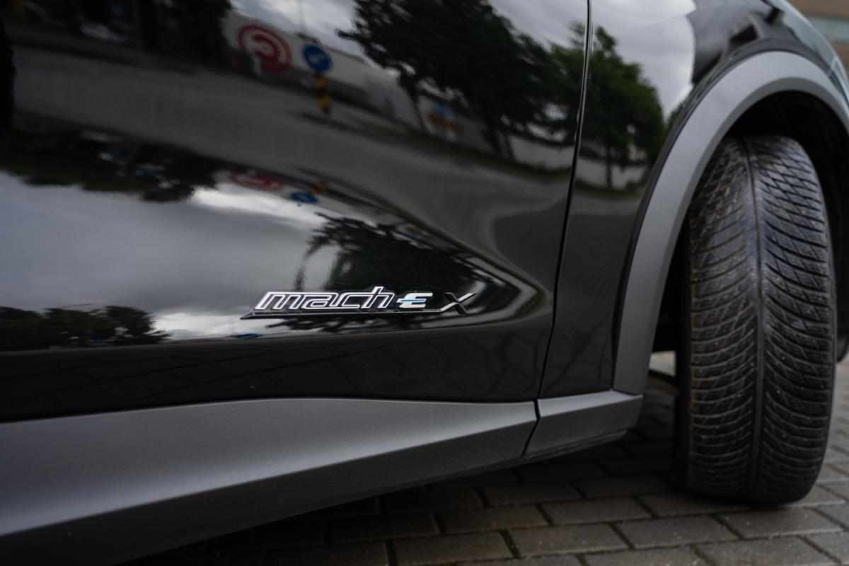 ford-mustang-mach-e-long-range-2022-eletrico