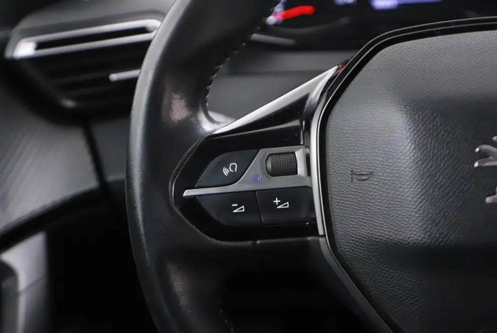 peugeot-2008-2022-gasolina-1199cc