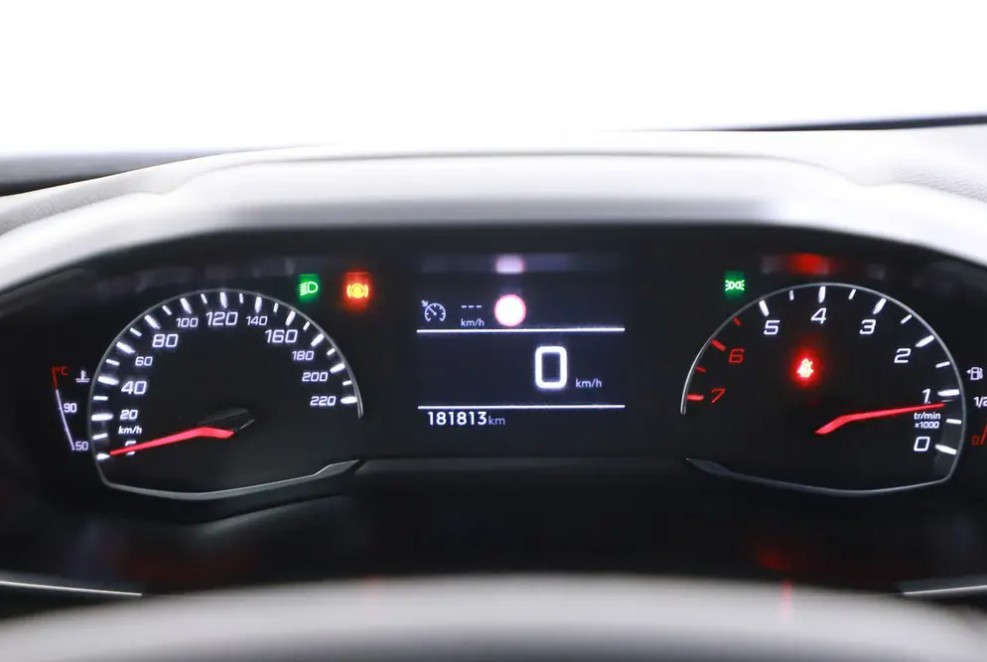 peugeot-2008-2022-gasolina-1199cc
