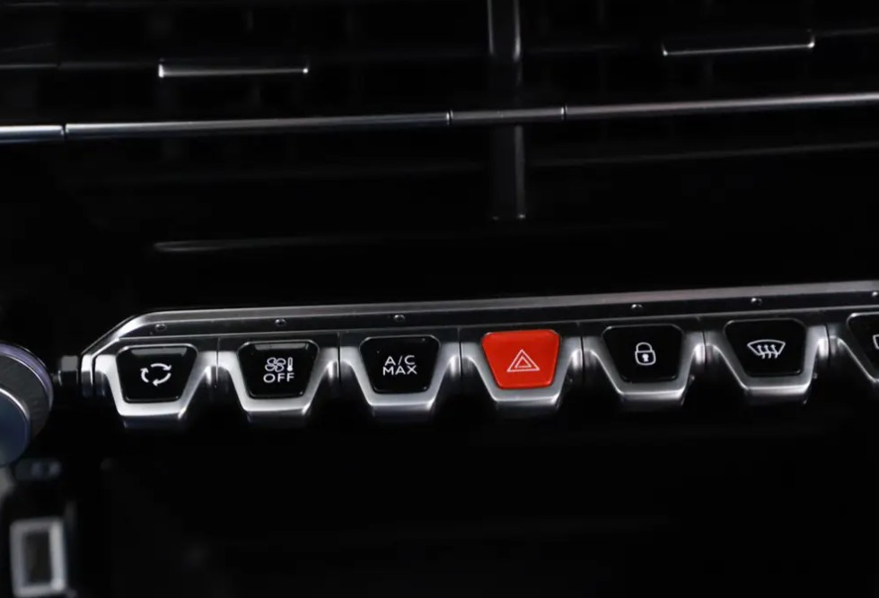 peugeot-2008-2022-gasolina-1199cc