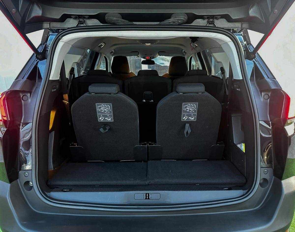peugeot-5008-2019-diesel-1499cc