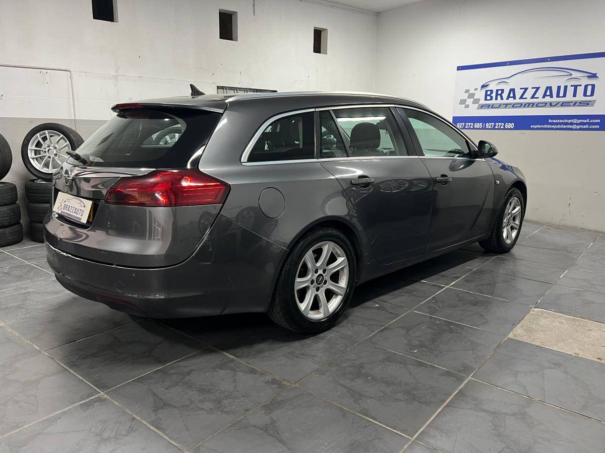 opel-insignia-sports-tourer-2012-diesel-1956cc