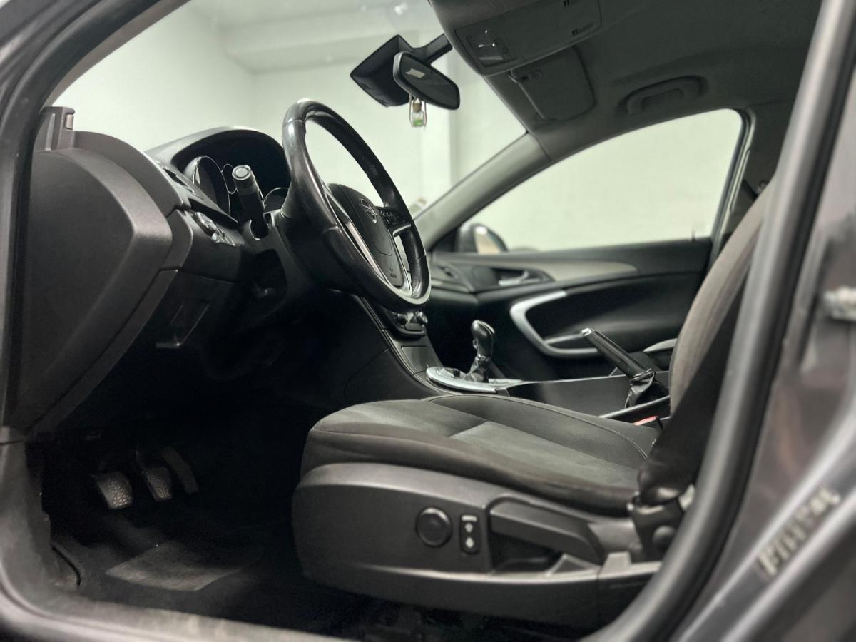 opel-insignia-sports-tourer-2012-diesel-1956cc