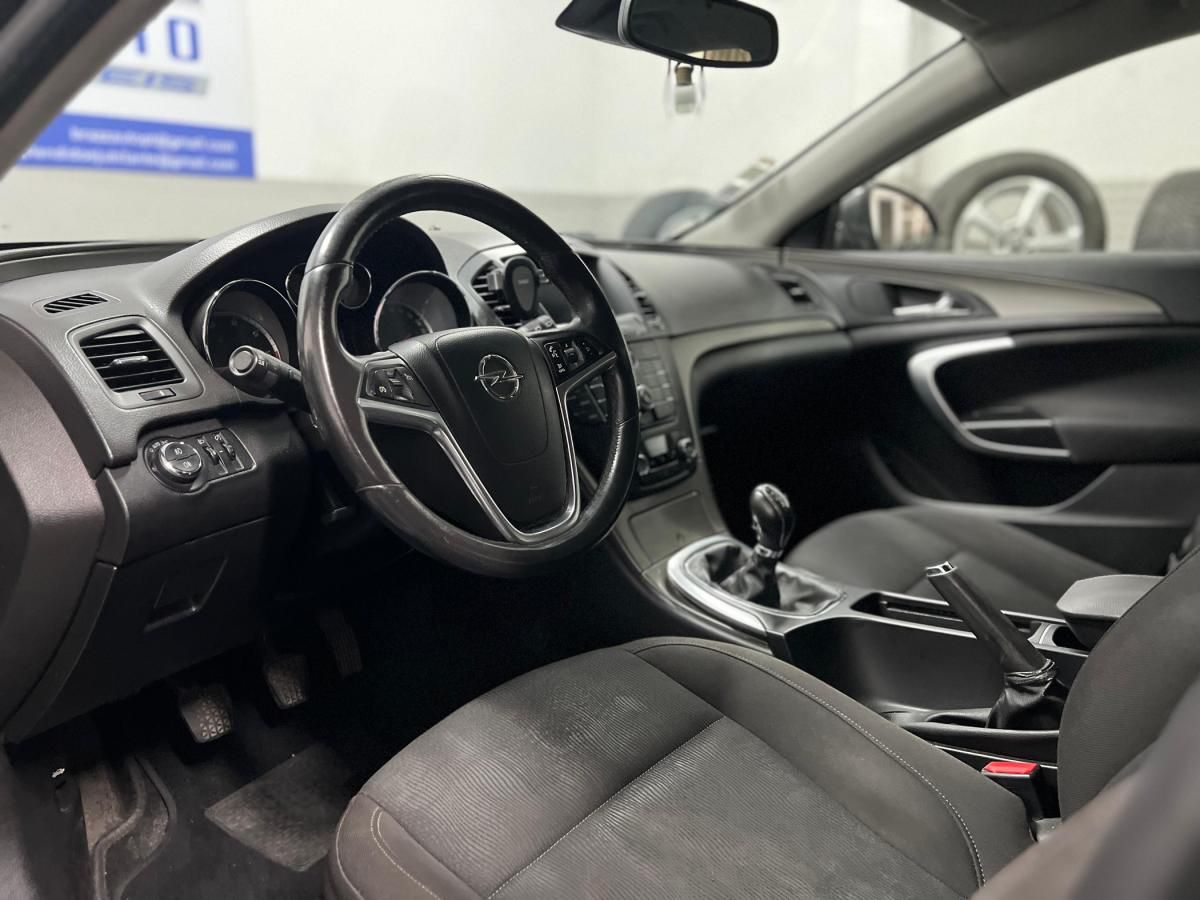 opel-insignia-sports-tourer-2012-diesel-1956cc