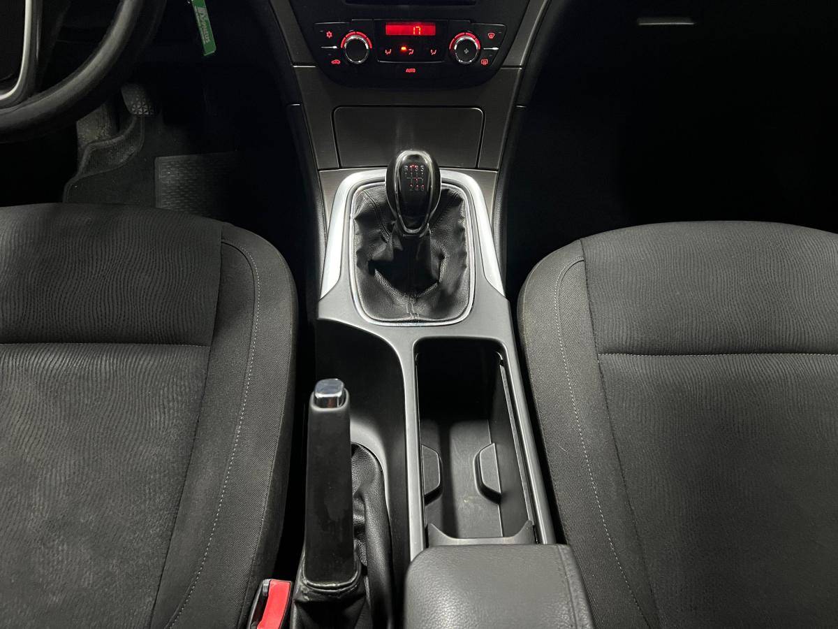opel-insignia-sports-tourer-2012-diesel-1956cc