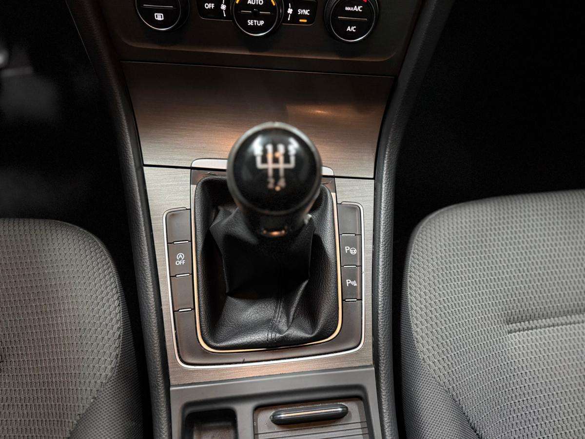 volkswagen-golf-2013-gasolina-1197cc
