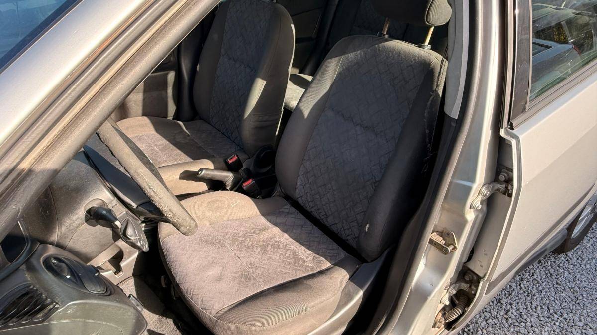 ford-focus-2001-gasolina-1388cc
