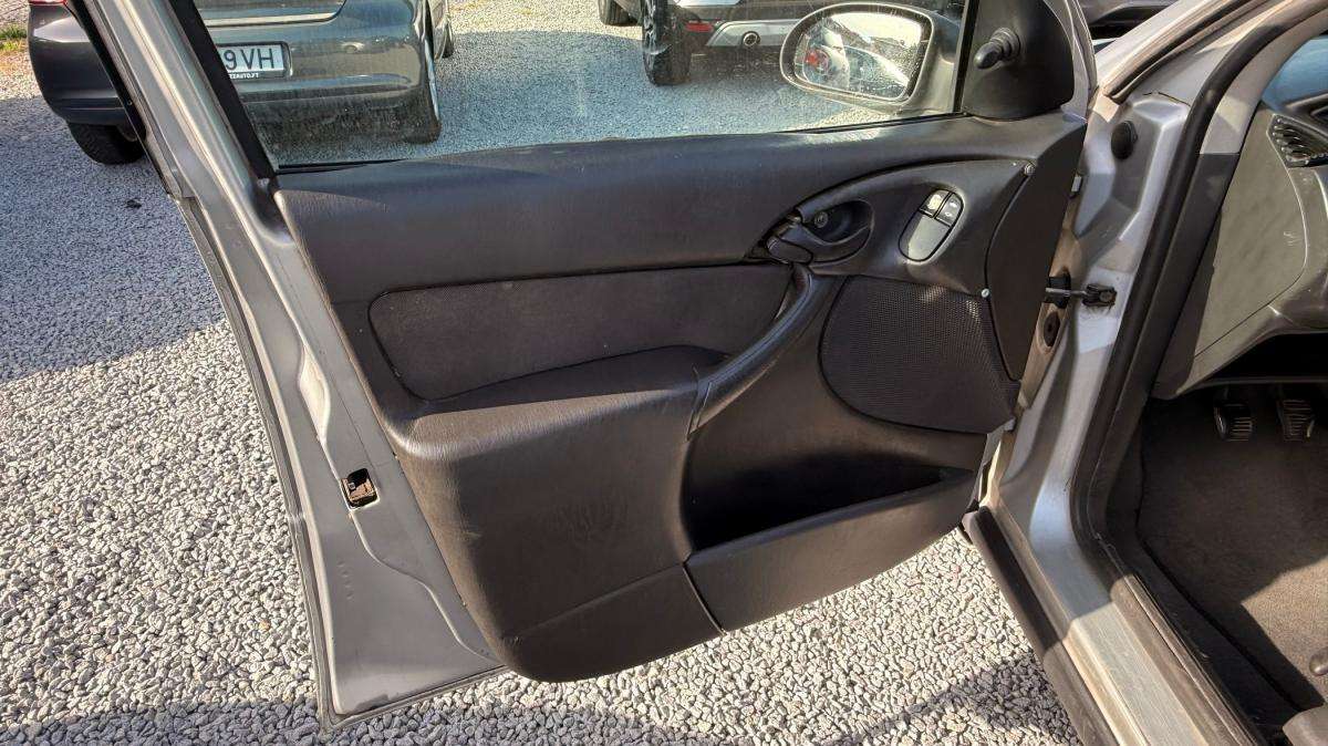 ford-focus-2001-gasolina-1388cc
