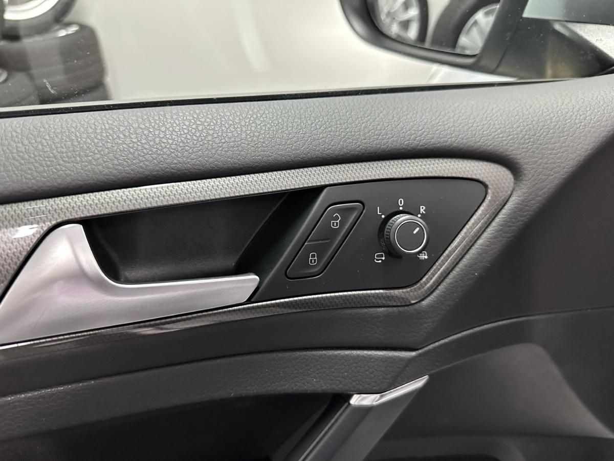 volkswagen-golf-2019-diesel-1598cc