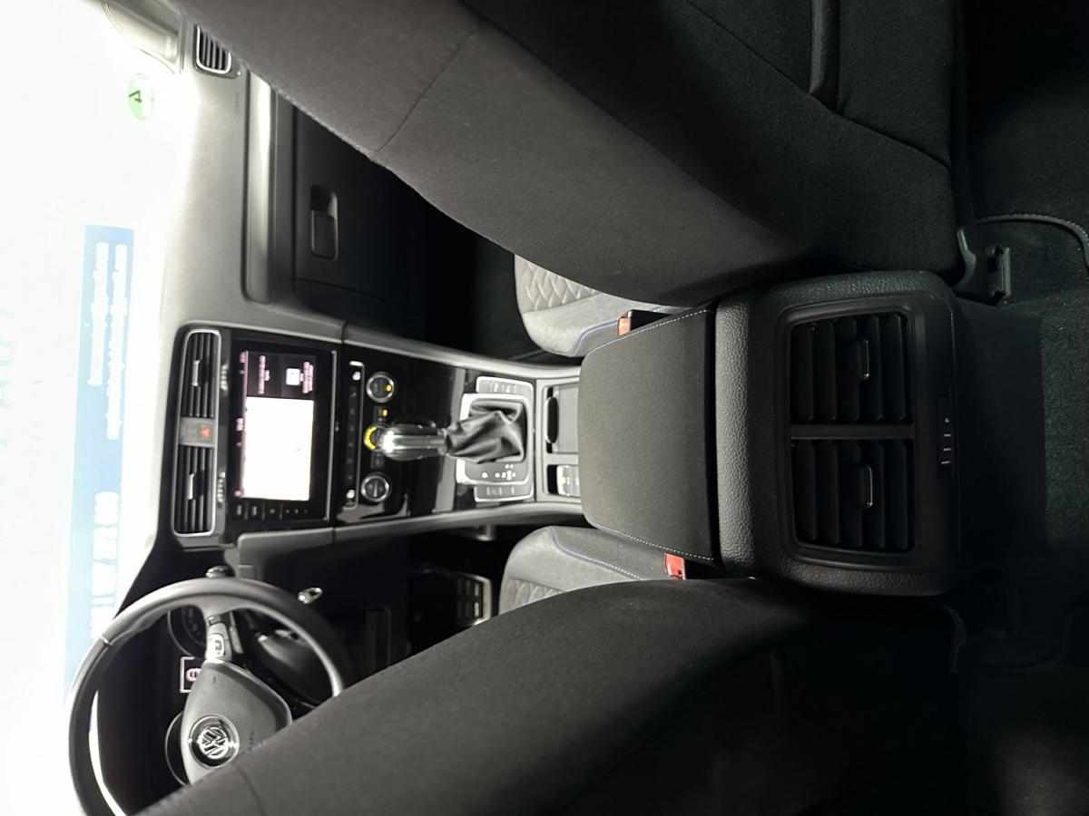 volkswagen-golf-2019-diesel-1598cc