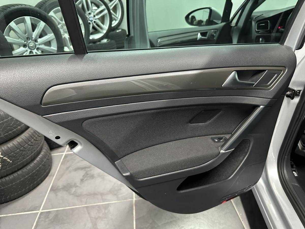 volkswagen-golf-2019-diesel-1598cc