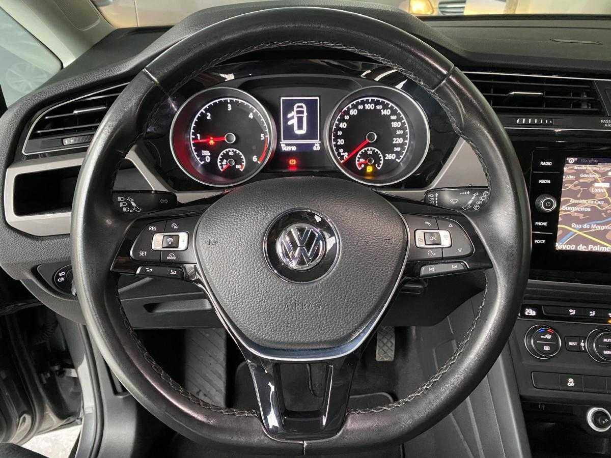 volkswagen-touran-2018-diesel-1598cc