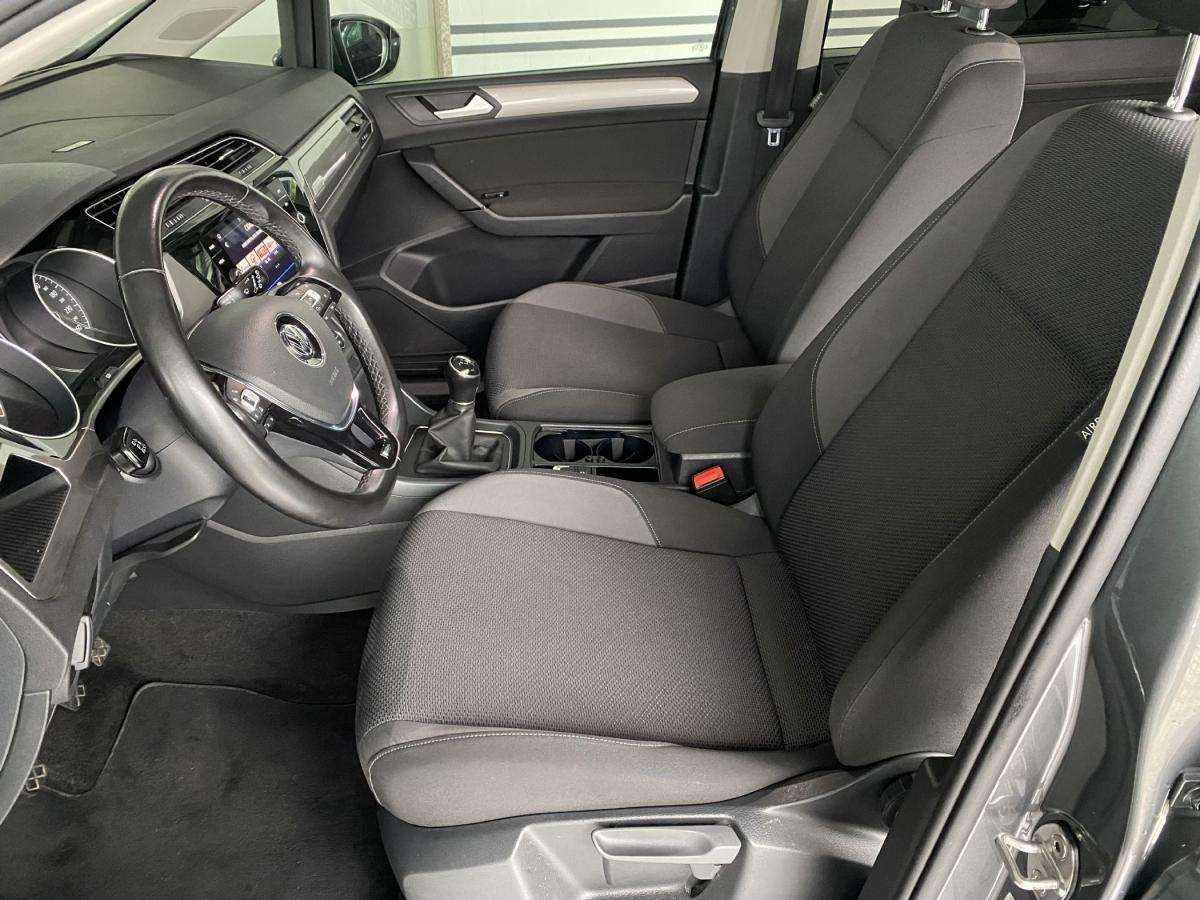 volkswagen-touran-2018-diesel-1598cc
