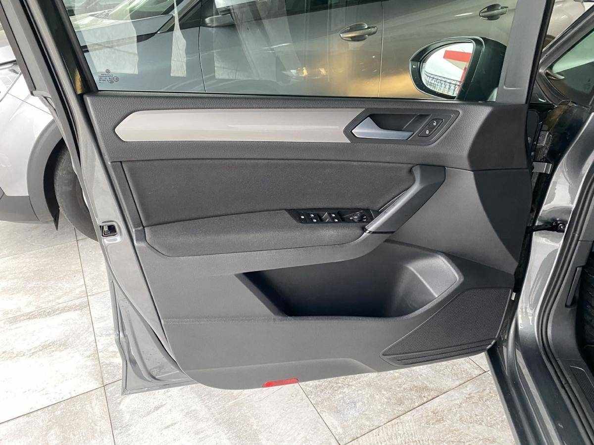 volkswagen-touran-2018-diesel-1598cc