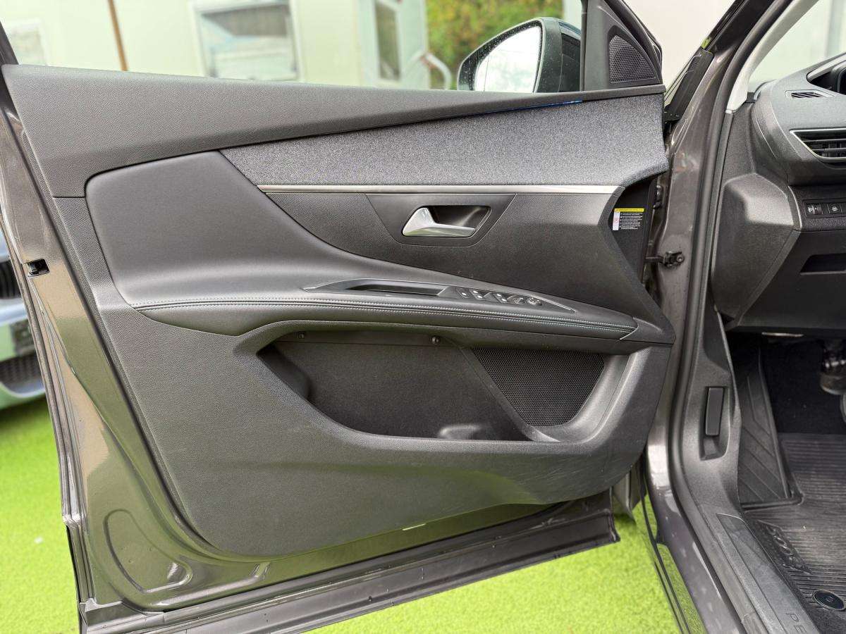 peugeot-5008-2022-diesel-1499cc