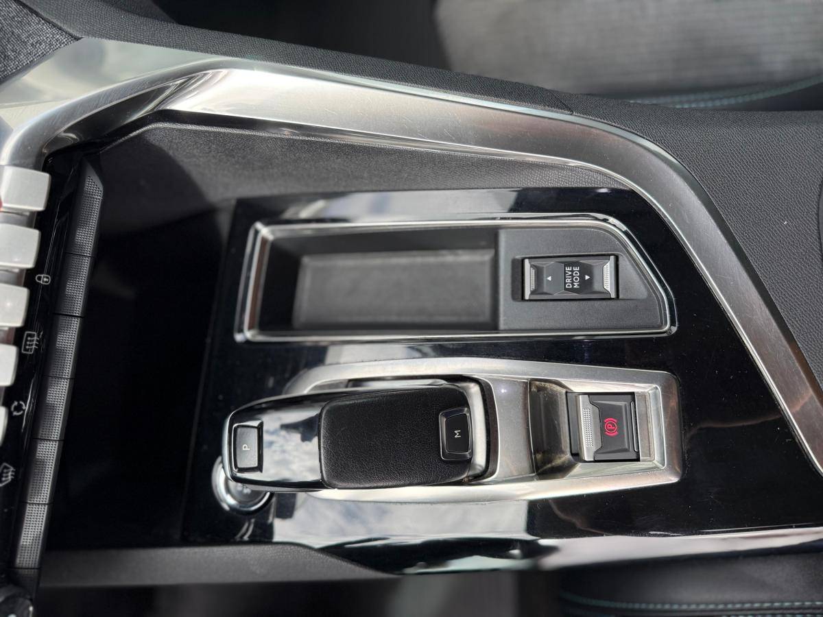 peugeot-5008-2022-diesel-1499cc
