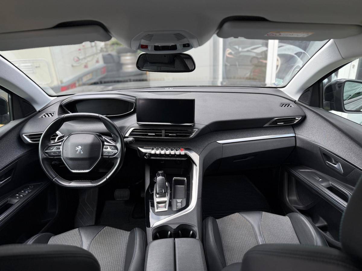 peugeot-5008-2022-diesel-1499cc