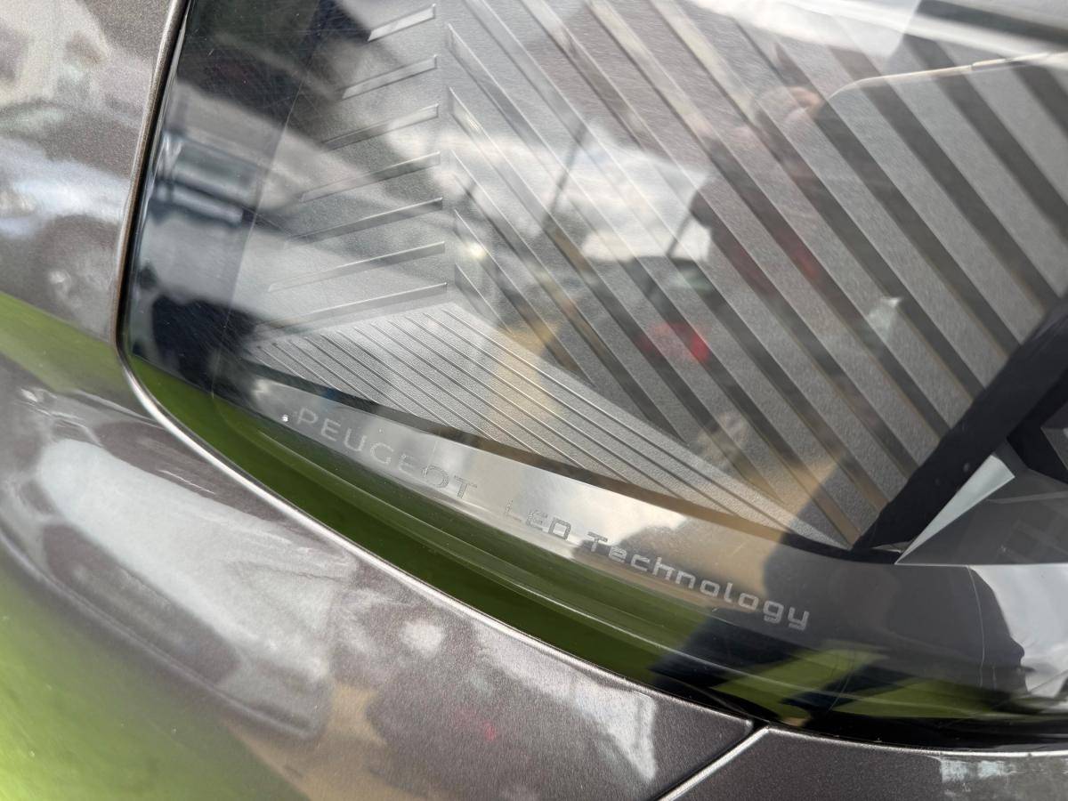 peugeot-5008-2022-diesel-1499cc