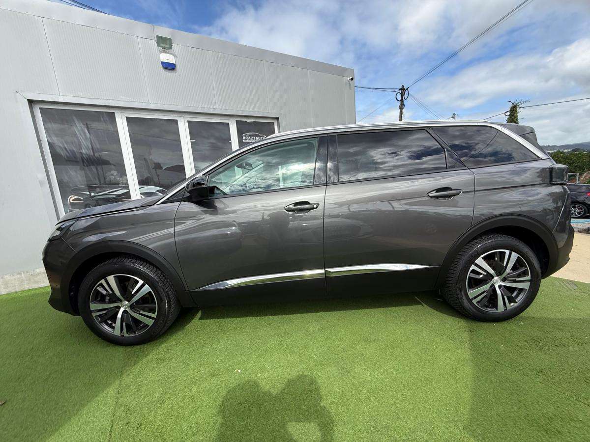 peugeot-5008-2022-diesel-1499cc