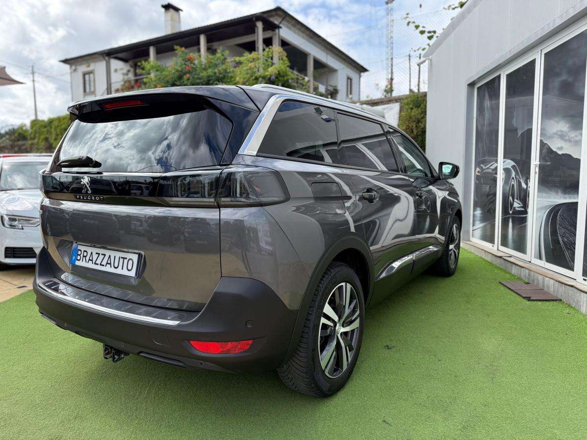 peugeot-5008-2022-diesel-1499cc