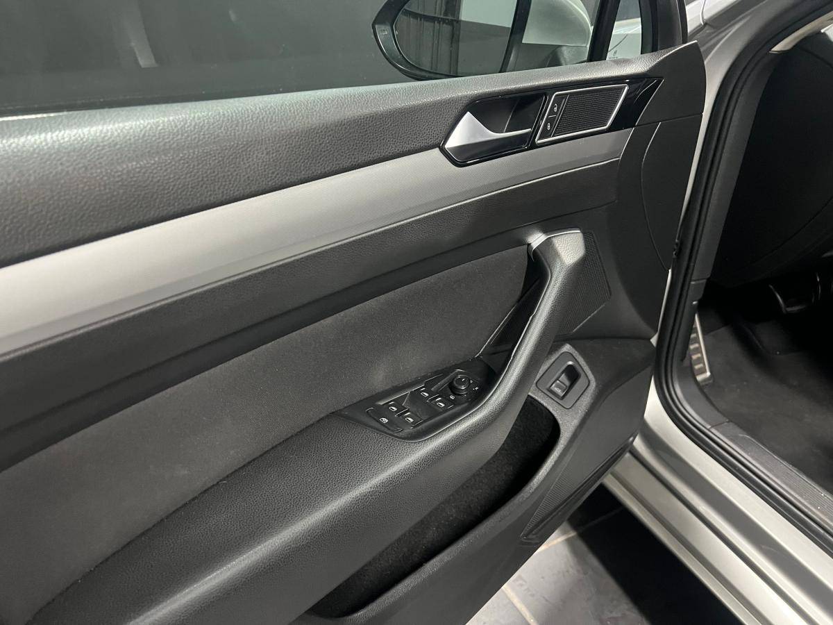 volkswagen-passat-variant-2015-diesel-1598cc