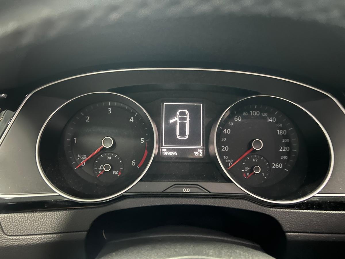 volkswagen-passat-variant-2015-diesel-1598cc