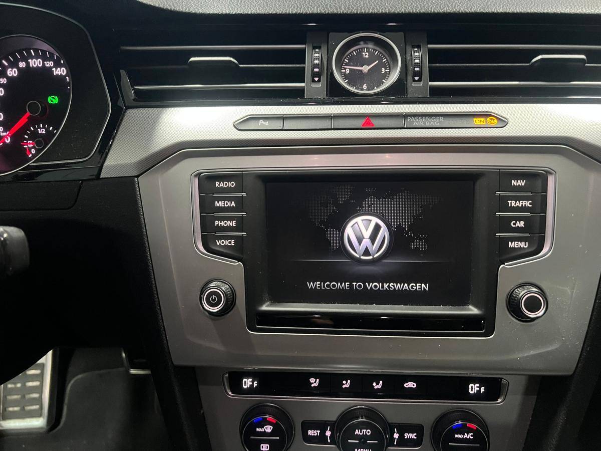 volkswagen-passat-variant-2015-diesel-1598cc