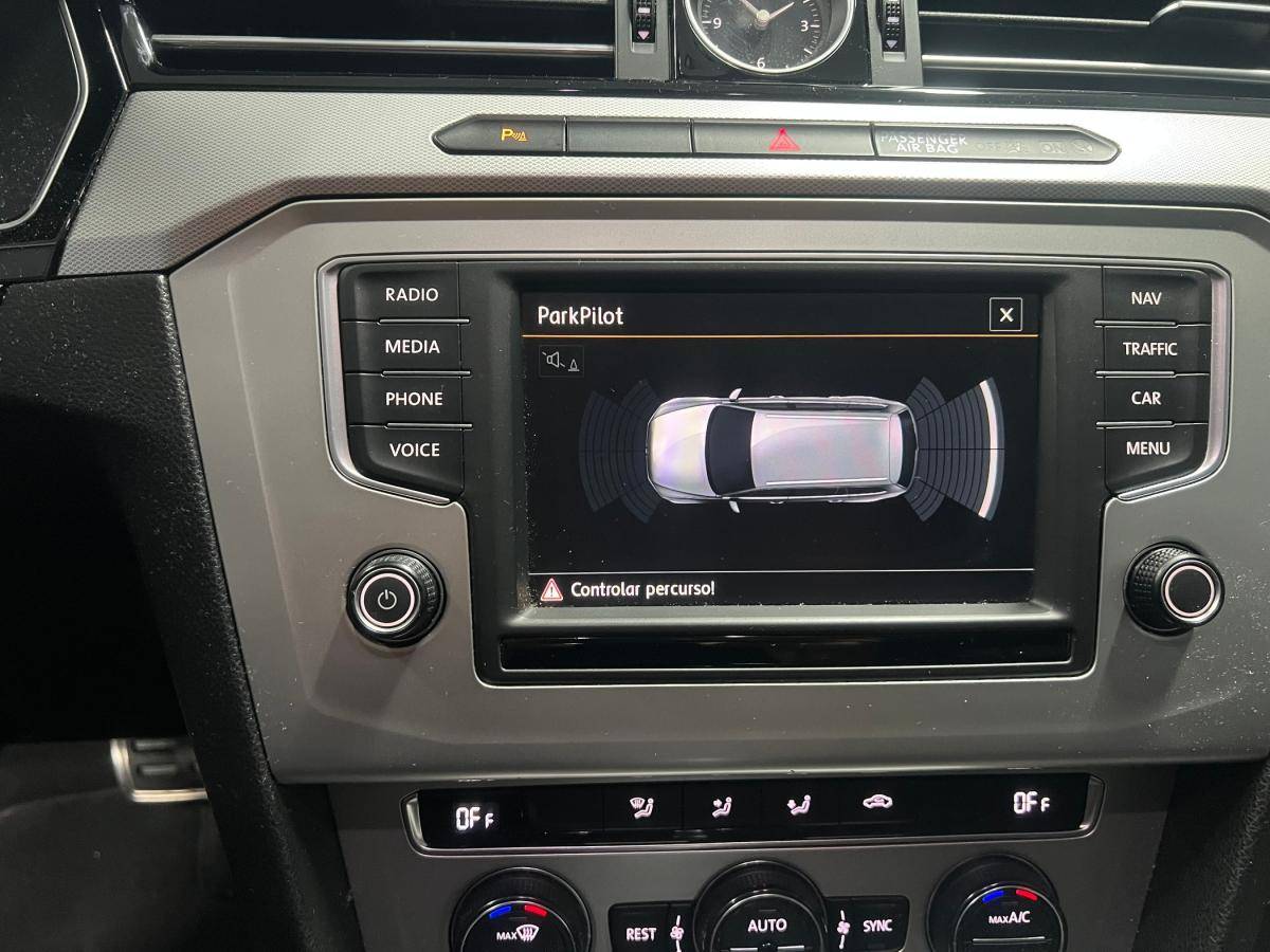 volkswagen-passat-variant-2015-diesel-1598cc