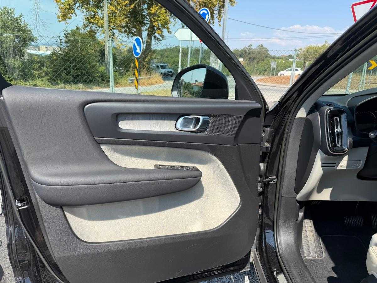 volvo-xc40-2022-gasolina-1477cc