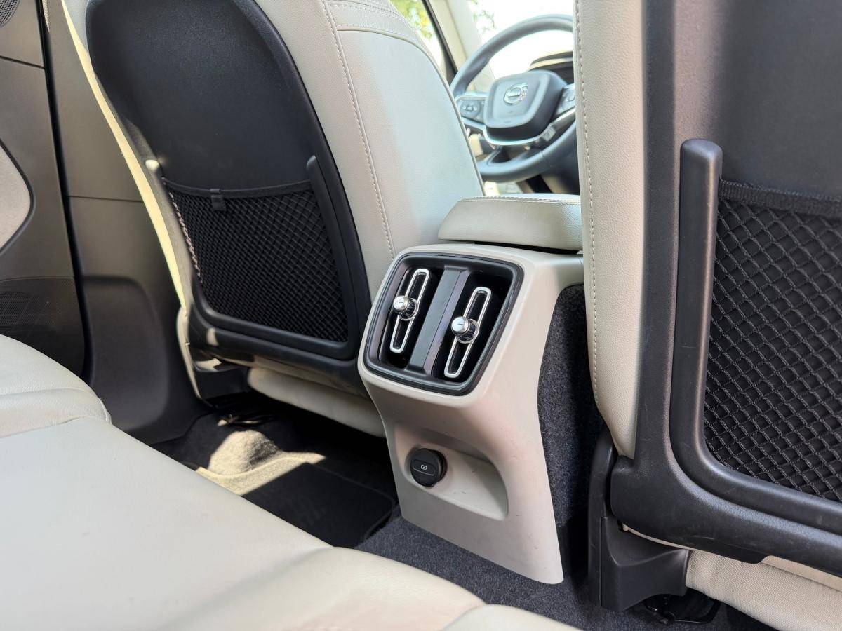 volvo-xc40-2022-gasolina-1477cc