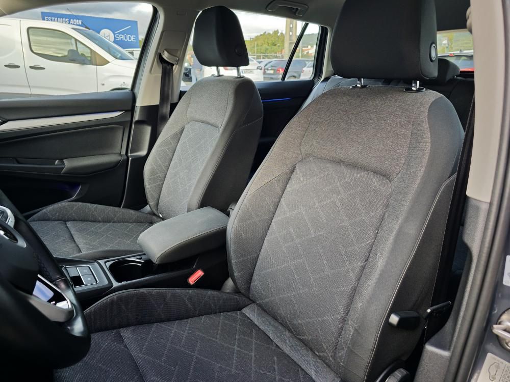 volkswagen-golf-variant-2021-diesel-1968cc