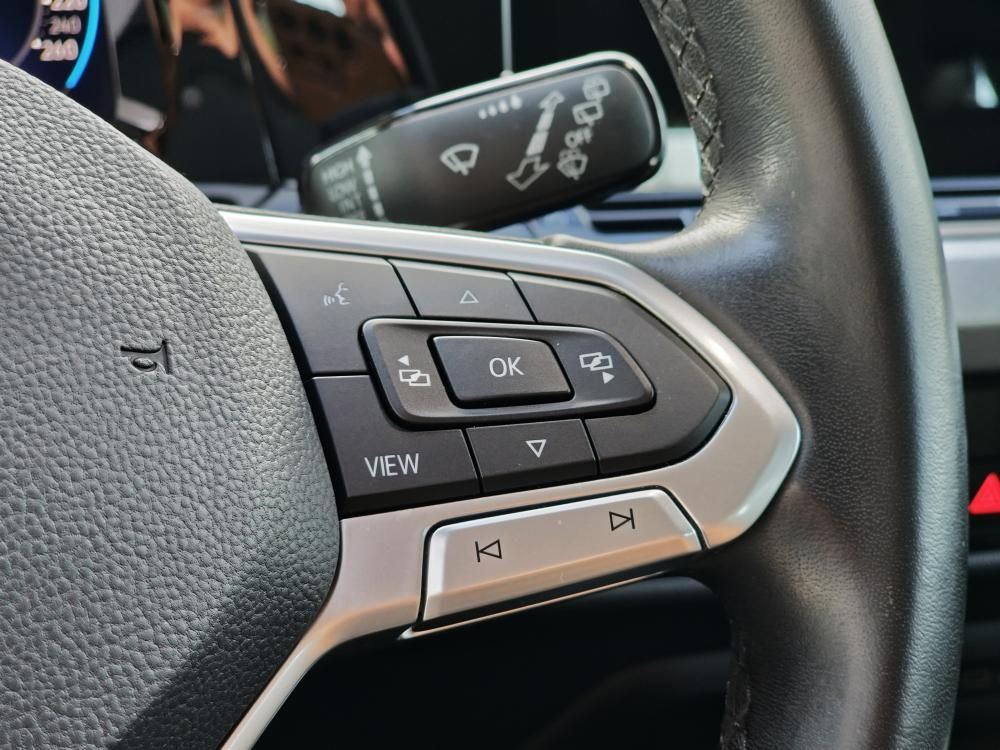 volkswagen-golf-variant-2021-diesel-1968cc
