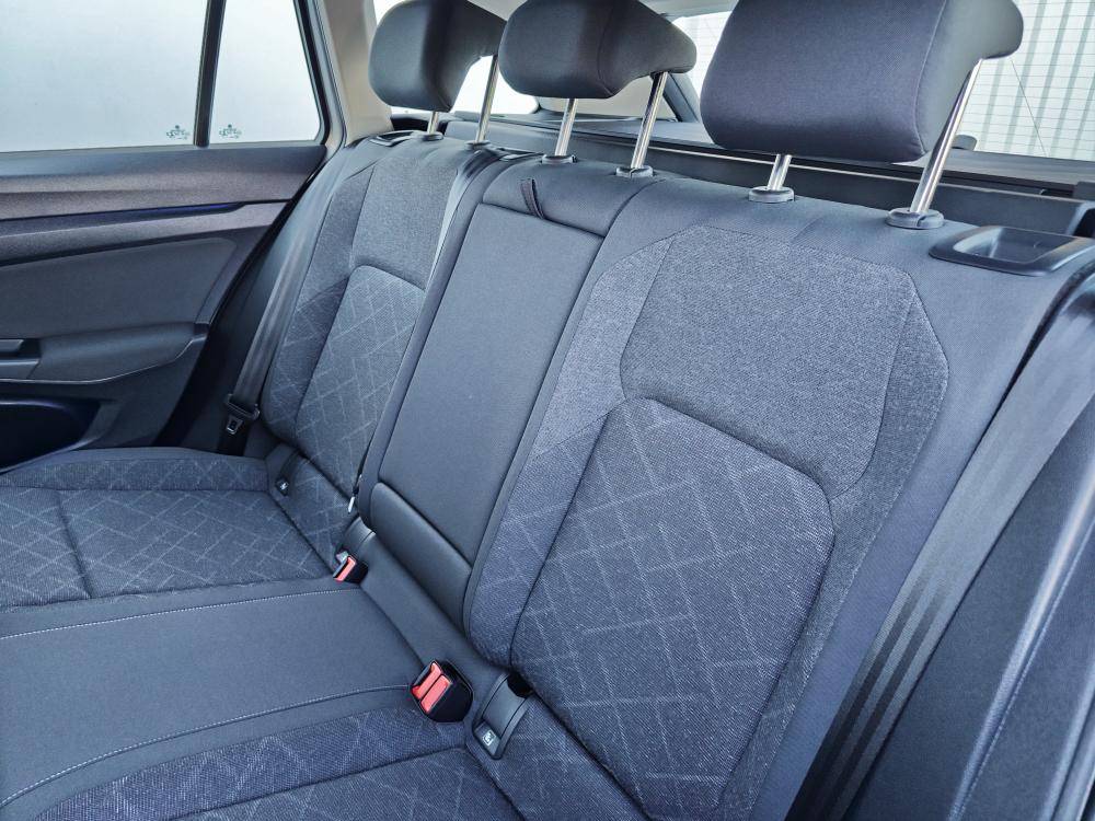 volkswagen-golf-variant-2021-diesel-1968cc