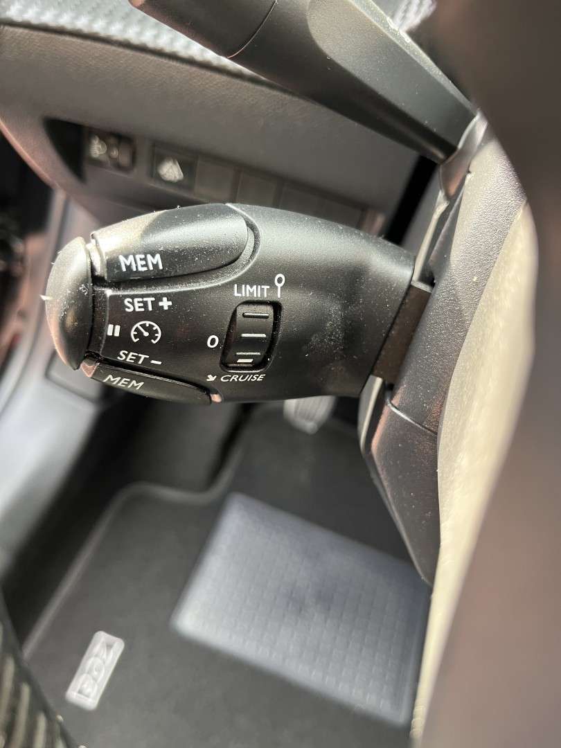 peugeot-208-2020-gasolina-1199cc