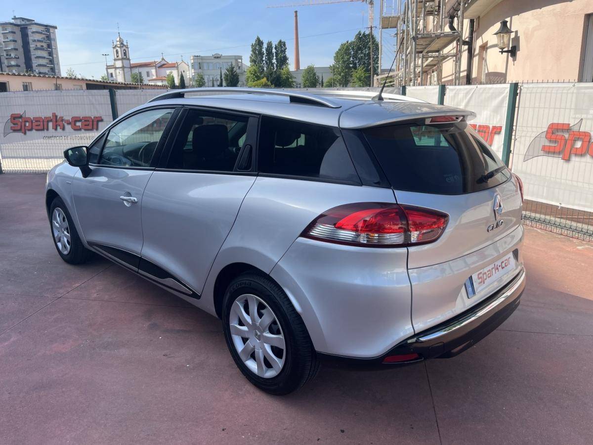 renault-clio-sport-tourer-2016-diesel-1461cc