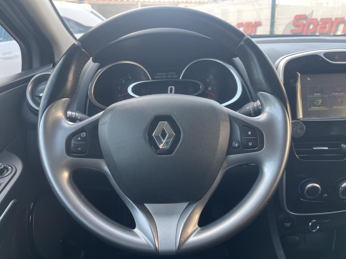 renault-clio-sport-tourer-2016-diesel-1461cc