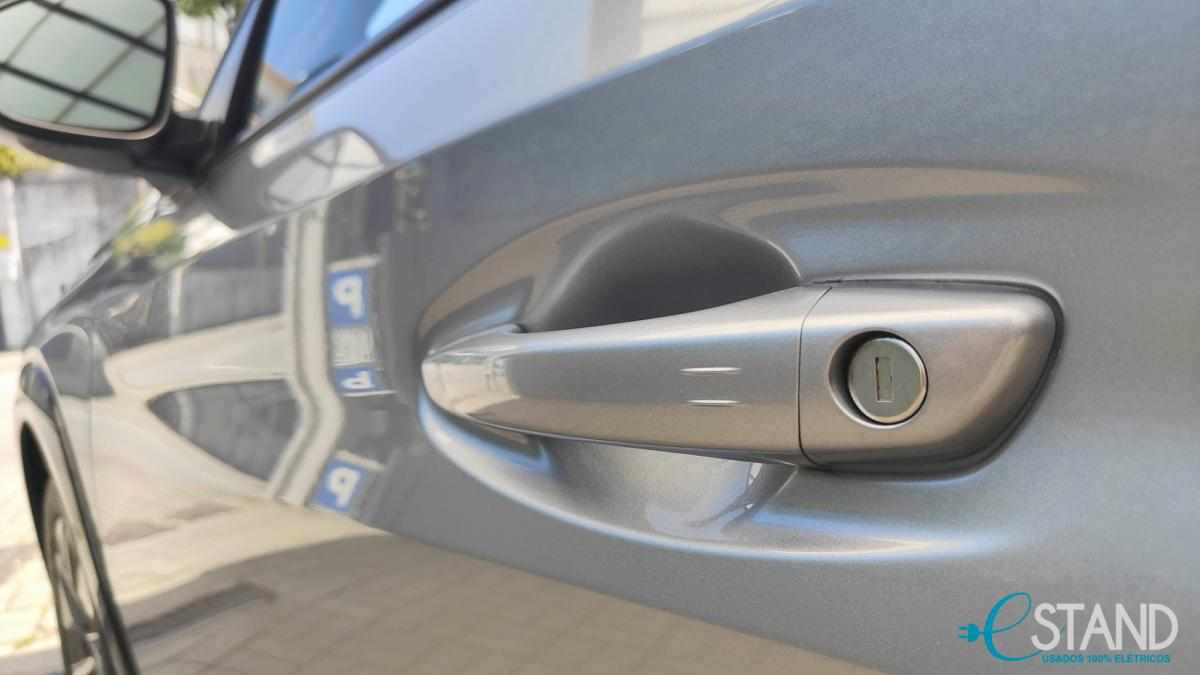 peugeot-e-208-ev-50-kwh-2023-eletrico