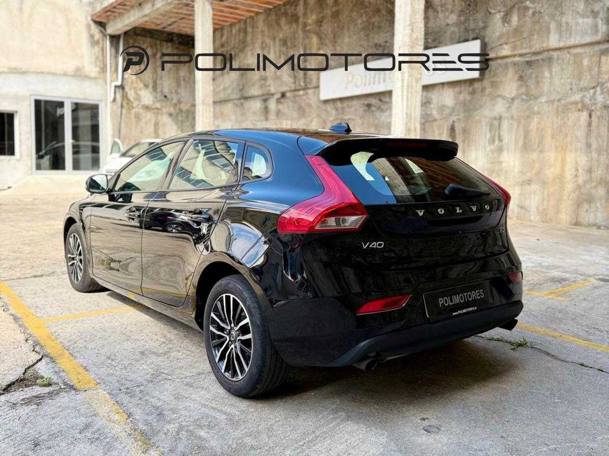 volvo-v40-2017-gasolina-1498cc