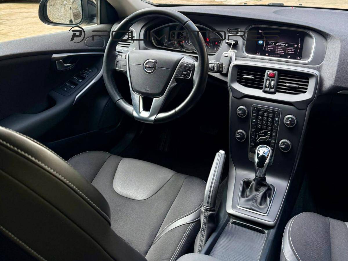 volvo-v40-2017-gasolina-1498cc