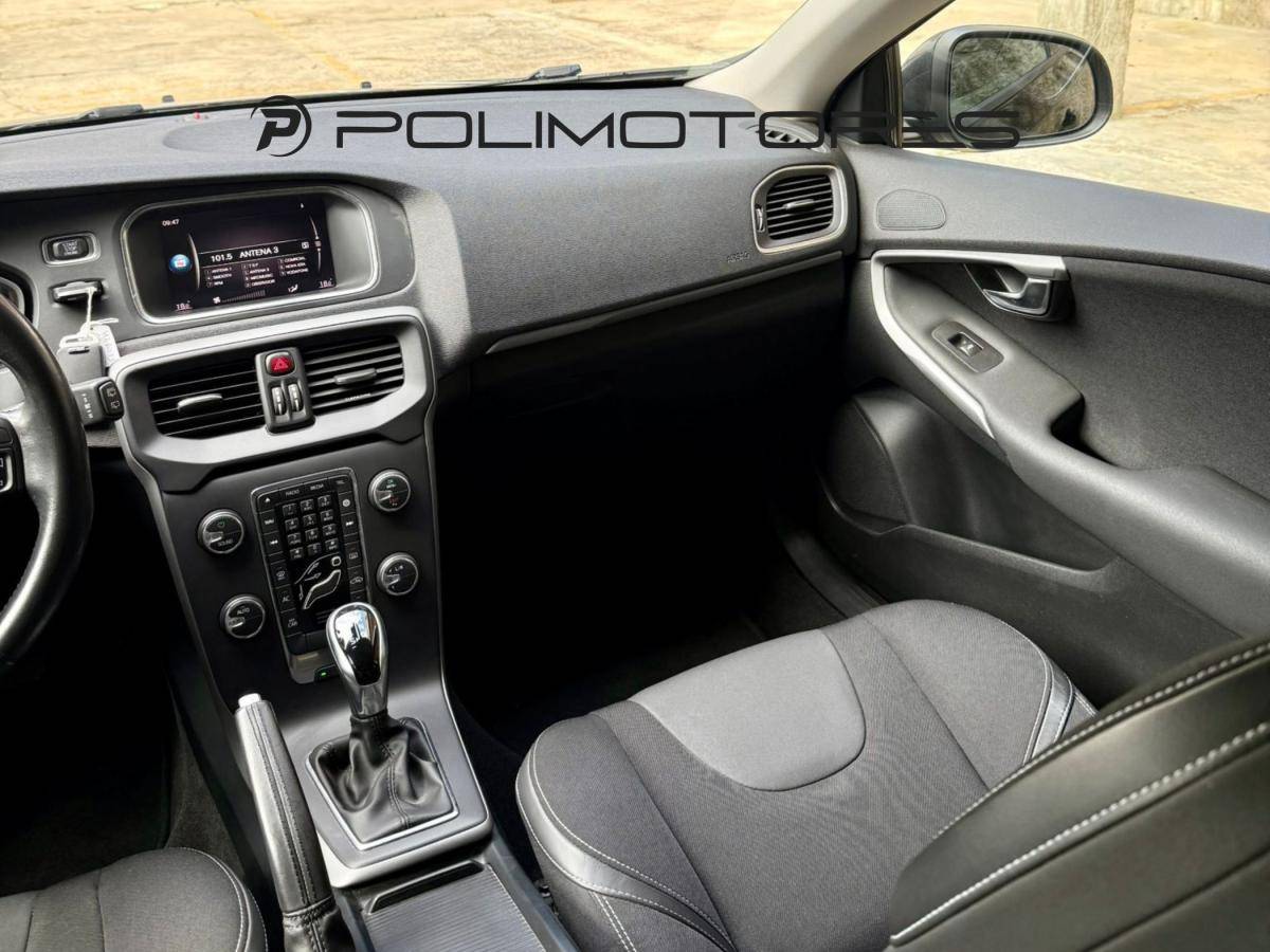 volvo-v40-2017-gasolina-1498cc