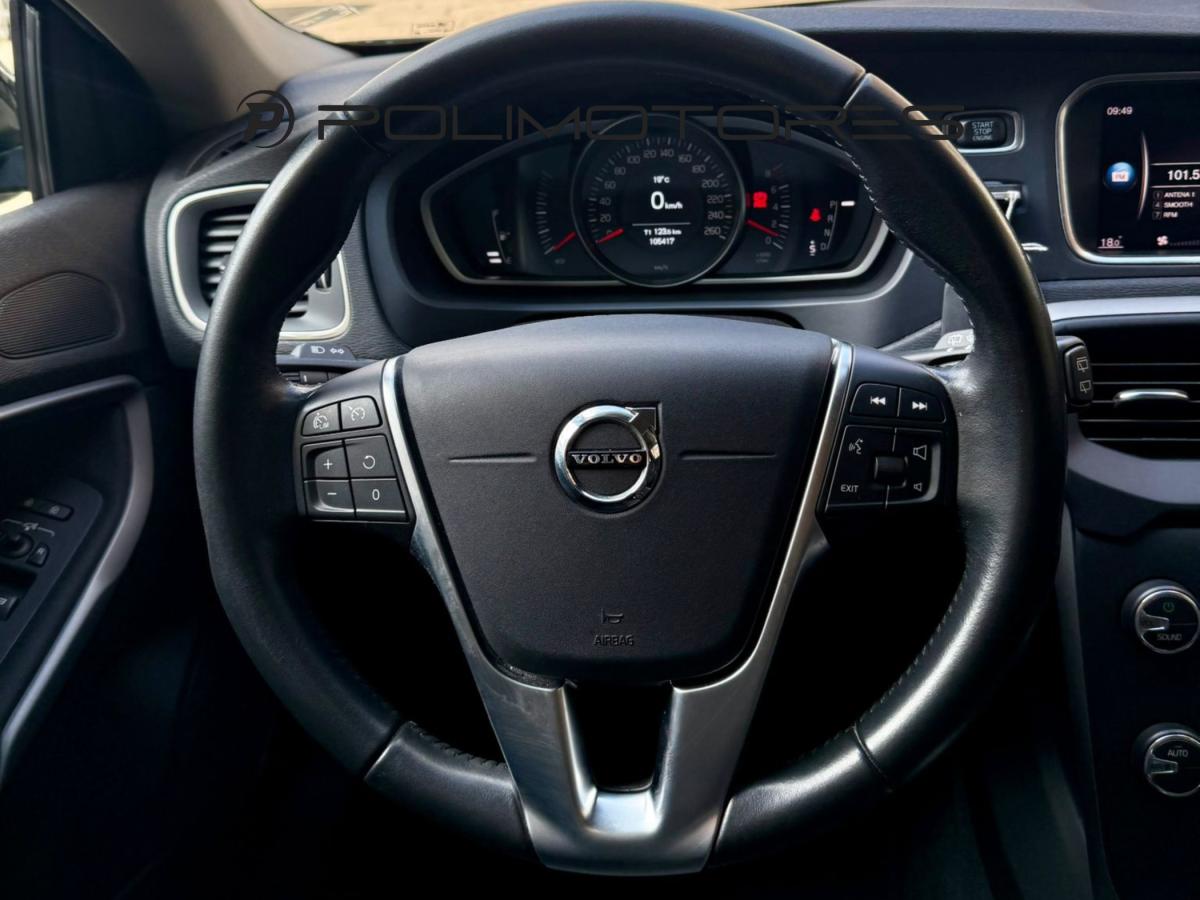 volvo-v40-2017-gasolina-1498cc
