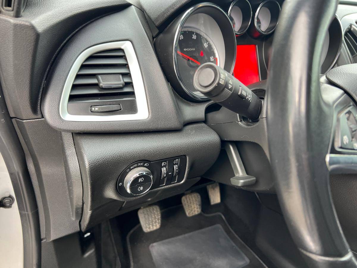 opel-astra-sport-tourer-2013-diesel-1686cc