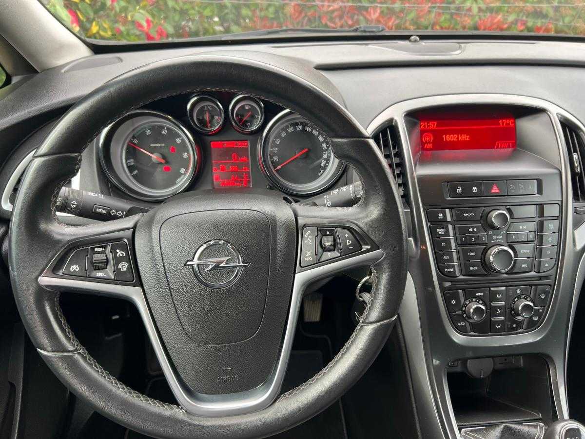 opel-astra-sport-tourer-2013-diesel-1686cc