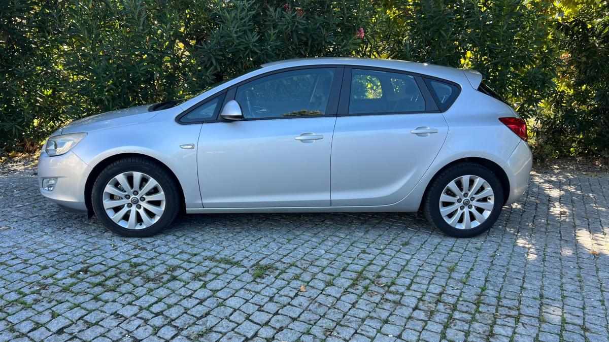 opel-astra-2011-diesel-1686cc