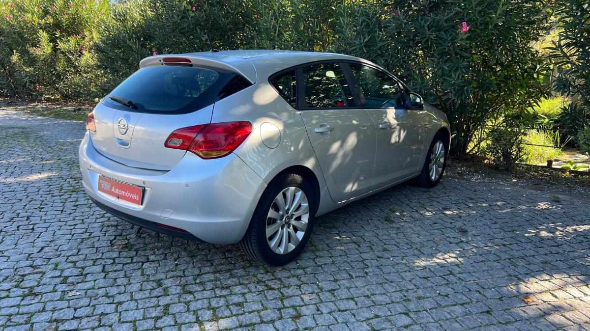 opel-astra-2011-diesel-1686cc