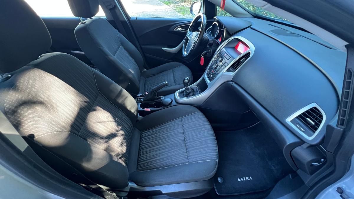 opel-astra-2011-diesel-1686cc