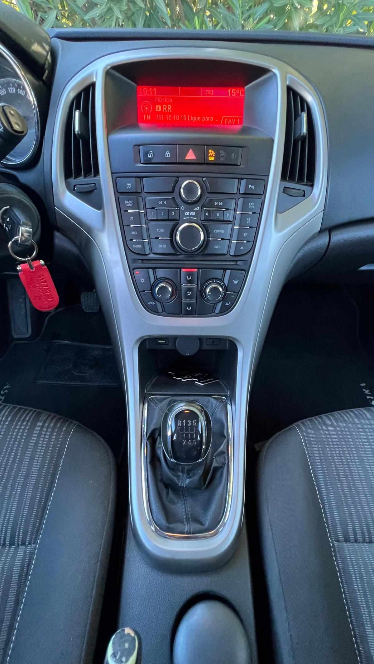 opel-astra-2011-diesel-1686cc
