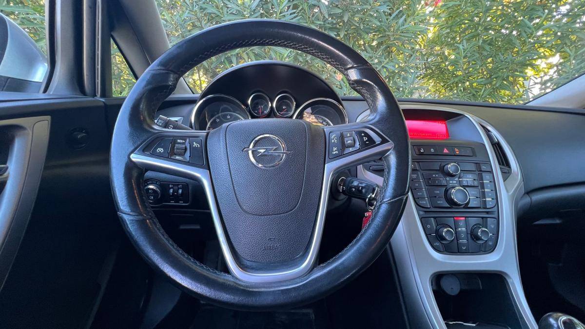 opel-astra-2011-diesel-1686cc