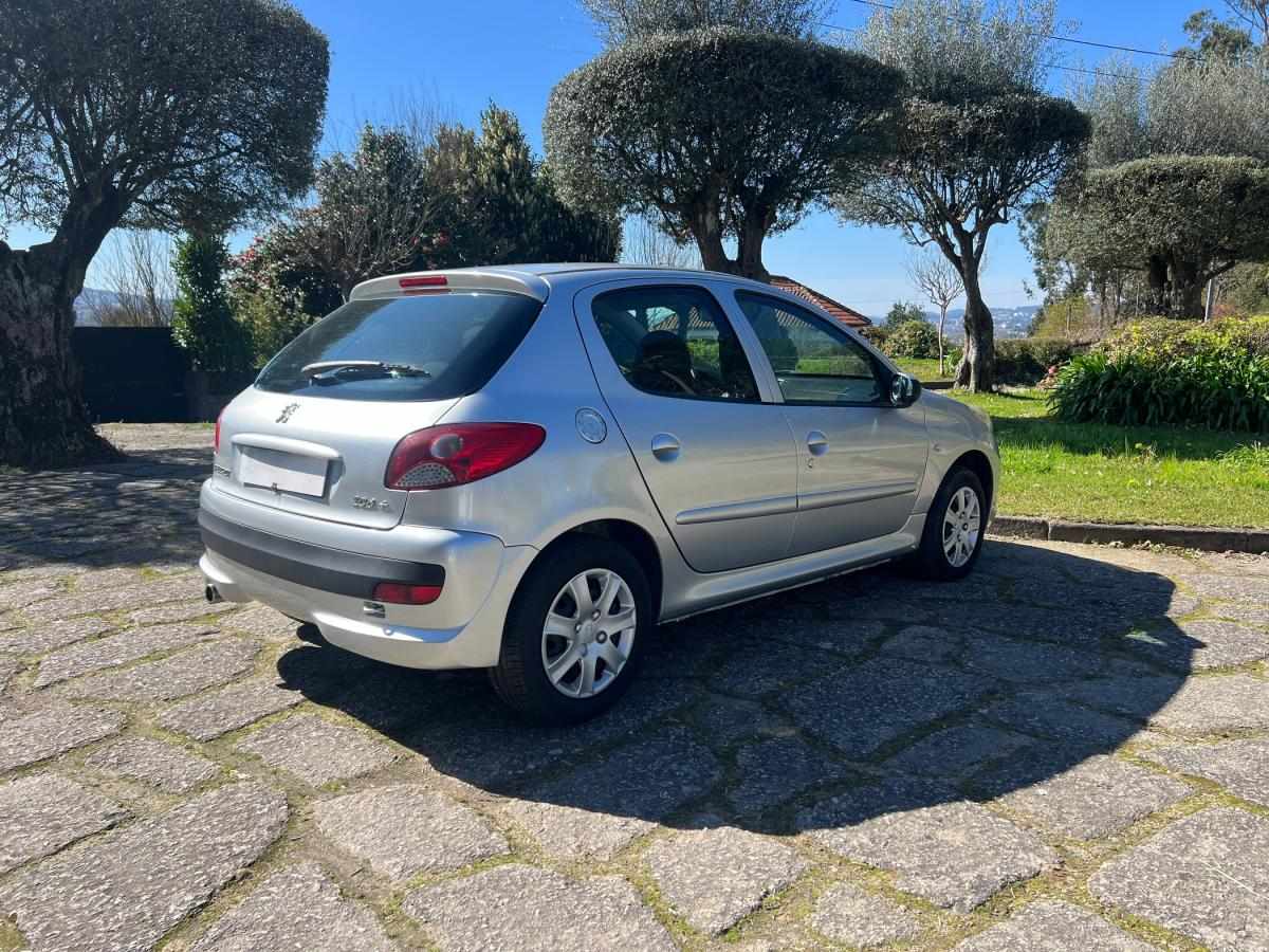 peugeot-206-2011-gasolina-1124cc