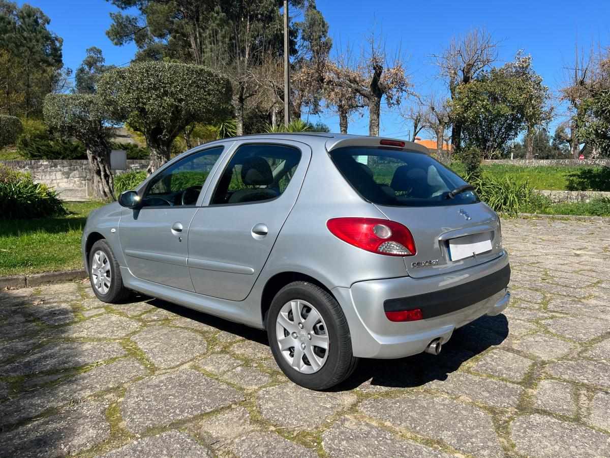 peugeot-206-2011-gasolina-1124cc